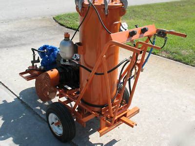 Parking lot paint striping machine for large jobs