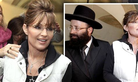 Sarah Palin Puts Star Of David Necklace On In Show Of Solidarity With