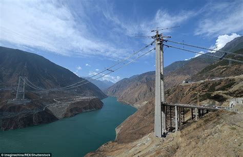 China uses drone to build £120mn bridge | Daily Mail Online