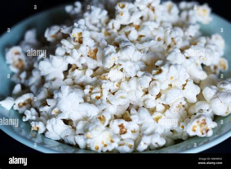 Popcorn cooking hi-res stock photography and images - Alamy