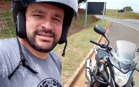 Corpo de motociclista que morreu ao bater em caminhão é velado em Buri