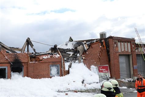 Ermittlungen Und Untersuchungen Laufen Nach Vollbrand Im M Belhaus