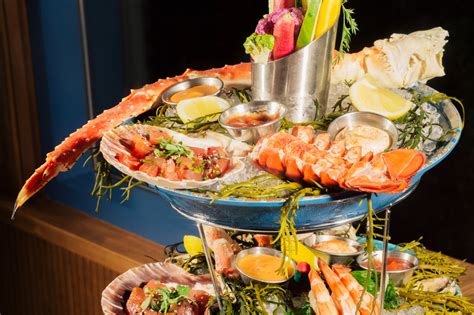 How To Build An Epic Seafood Tower Chatelaine