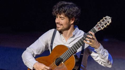 Pablo Sainz Villegas Empezó como un juego pero la guitarra se acabó