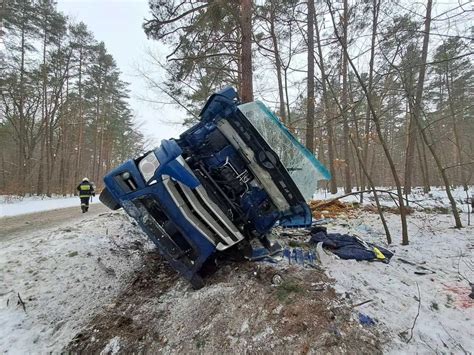 Tragiczny Wypadek W Pow Przeworskim Tir Zmasakrowany Kierowca Nie