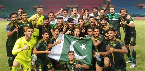 evolution  pakistan football  zia ullah medium
