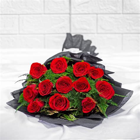 Enchanting Love Red Roses Bouquet Winni