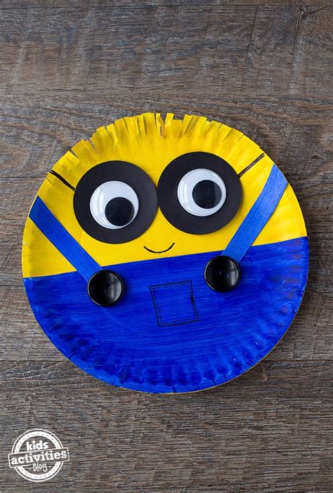 Easy Paper Plate Minion Craft | Kids Activities Blog