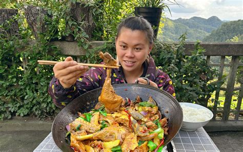 今天欧妹干完活做了一大锅美味的香辣鸡 欧妹呀 欧妹呀 哔哩哔哩视频