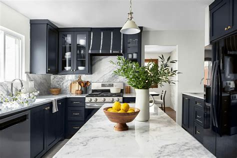 10 Dreamy But Dark Kitchen Cabinet Ideas & Designs - Decorilla
