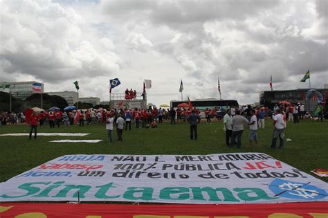 Fotos da participação do SINTAEMA SP no ato de 7 de abril em Brasília