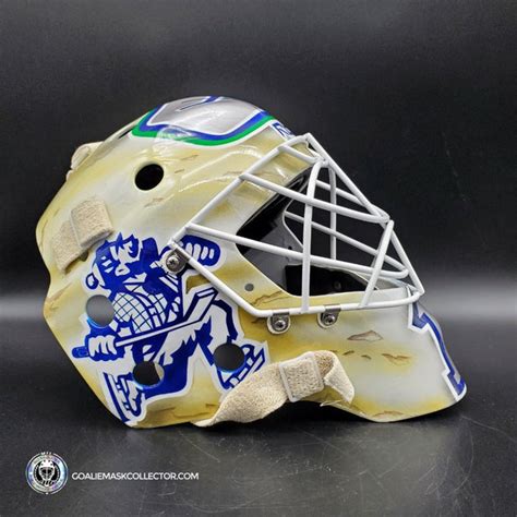 Roberto Luongo Signed Goalie Mask Backup Practice Worn 2008 Vancouver