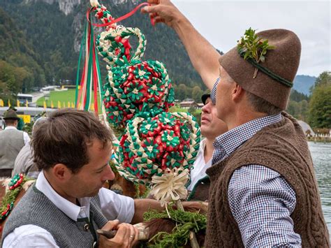 Schönau am Königssee Fotos vom traditionellen Almabtrieb der Kühe Bayern