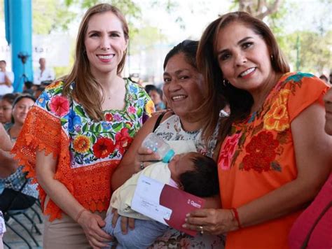 Mara Lezama Y Atenea G Mez Entregan Tarjetas Del Programa Mujer Es