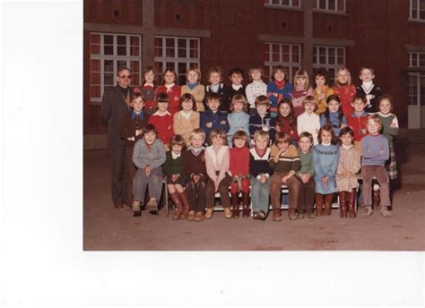 Photo De Classe Cm De 1981 ECOLE MARECHAL LECLERC Copains D Avant