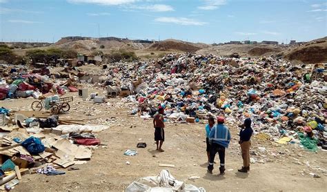 Lobitos Acceso A La Playa Convertido En Botadero Municipal El Tiempo