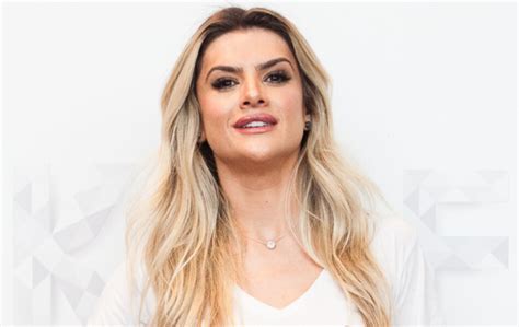 Mirella Santos bate a cabeça após desmaio e passa por cirurgia Purepeople