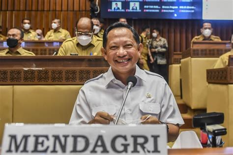 Mendagri Beri Alasan Pilkada Dipercepat Jadi September