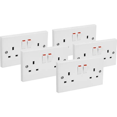 Axiom Contractors Twin Switched Socket 5 Pack 2 Gang Double Pole Trade Pack Toolstation