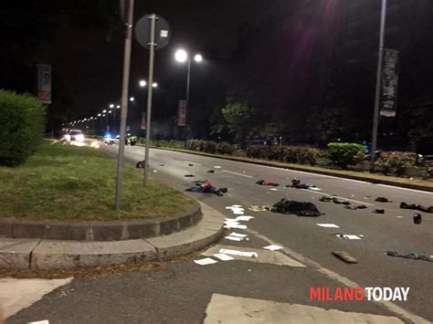 Incidente In Scooter In Via Palmanova Uomo In Fin Di Vita Foto