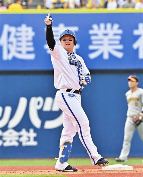 白昼白熱のセ首位攻防戦 4番・牧秀悟、中越えに2点目たたきだす二塁打で先発・東を援護【dena】：中日スポーツ・東京中日スポーツ