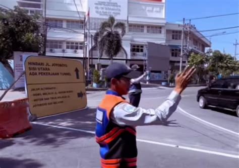 Terowongan TIJ KBS Wisatawan Dan Peluang Bagi Pelaku UMKM Di Surabaya