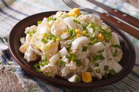 Herzhafter Kartoffelsalat Mit Erbsen Und Mayonnaise