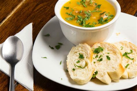 Como Fazer Sopa De Mandioca Para Enfrentar O Tempo Frio No Fim De