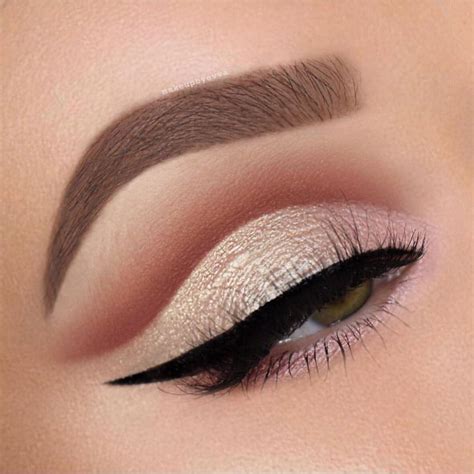 Best Gold Eye Makeup Looks And Tutorials