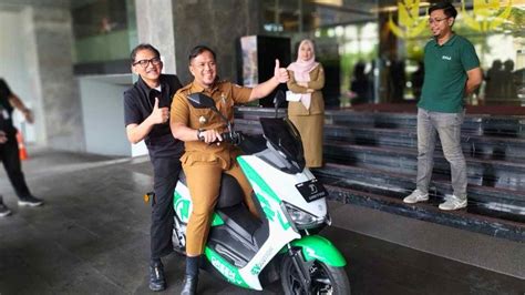 Kadiskop Ukm Makassar Jajal Motor Listrik Mediasulsel