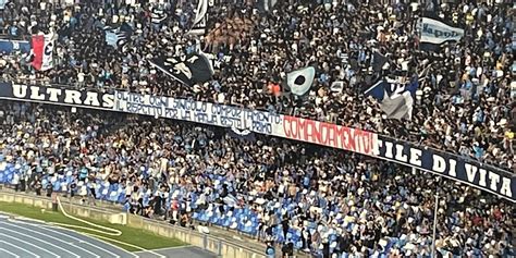 La Curva Del Napoli Risponde A Osimhen Lo Striscione Allo Stadio