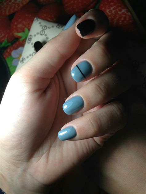 Стильный маникюр,серо-голубой в сочетании с чёрным,минимализм | Nails ...