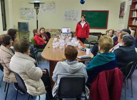 La Alimentaci N Consciente Centra Una Charla De Cruz Roja En El Campo