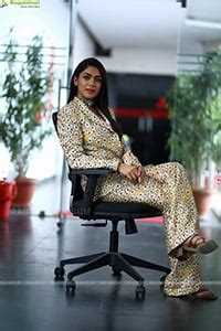 Actress Mrunal Thakur Stills at Sita Ramam Movie Interview, HD Photo ...