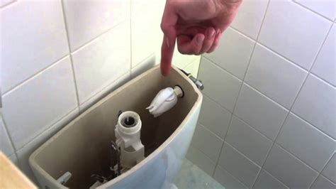 Comment Changer Le Flotteur Des Toilettes R Parer Ses Toilettes Youtube