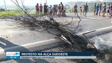 JPB 2ª Edição TV Paraíba Moradores fazem protesto na BR 230 por