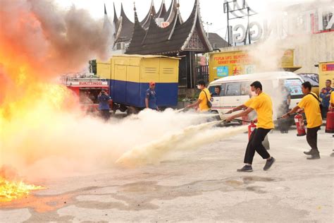 Bulan K Nasional Pln Uid Sumbar Gelar Pelatihan Dan Simulasi