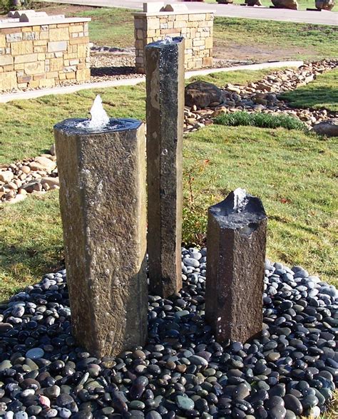 Red Bluff Basalt Fountain, ~15" Wide – Cascade Stoneworks