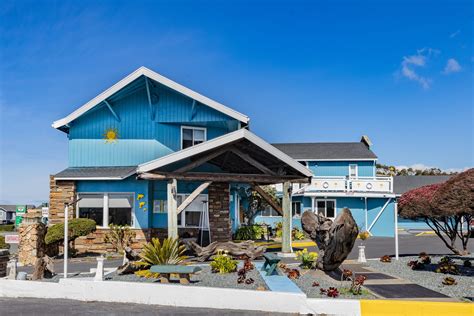 Oceanside Inn & Suites, a Days Inn by Wyndham | Fort Bragg, CA Hotels