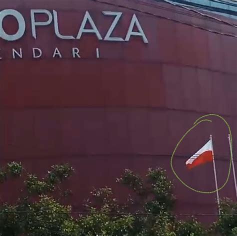 Viral Video Lippo Plaza Kendari Salah Pasang Bendera Merah Putih