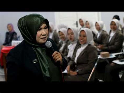 Maya Ismail Public Speaking Dalam Dunia Kerja SMKN 1 Metro Rabu 31