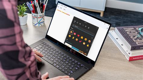 How To Use Emoji in Windows - Tech Advisor