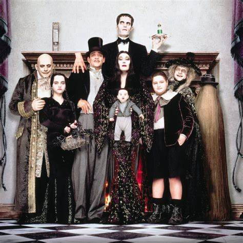 La Familia Addams Hola Telcel