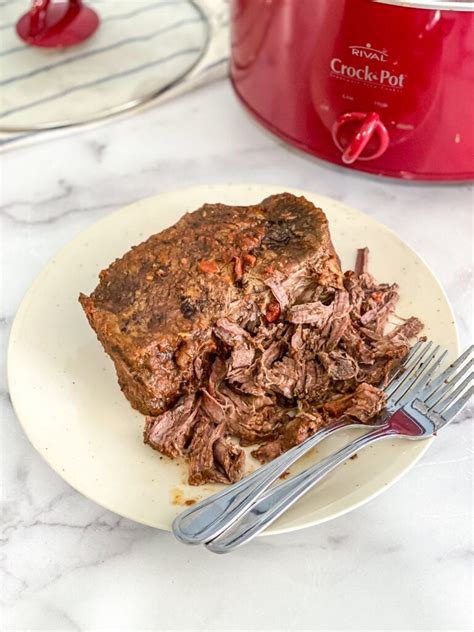 Chipotle Shredded Beef A Slow Cooker Recipe Millennial Kitchen