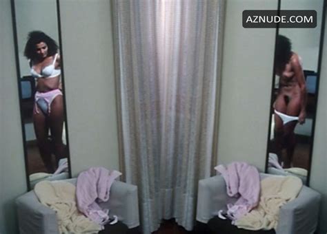 SONIA TOPAZIO Nude AZNude