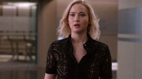 The Black Shirt Of Aurora Lane Jennifer Lawrence In Passengers Spotern