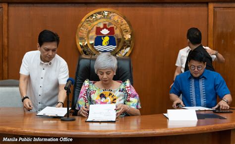 Manila Mayor Honey Lacuna signs the city’s P22.2 billion 2023 budget