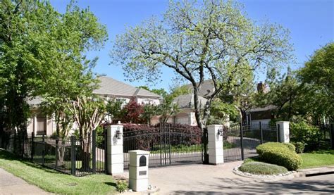 Home Nestled In A Gated Community Stock Image Image Of Gated Hill