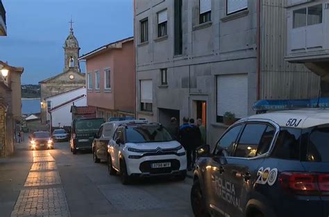 Consternación y condena en Ribeira por el asesinato machista de una