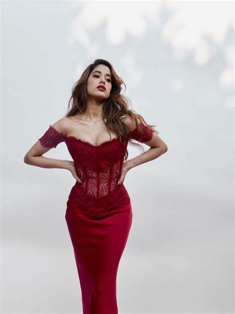 Mr And Mrs Mahi Star Janhvi Kapoor Inspired Hot Bodycon Fits Perfect For Cocktail Parties